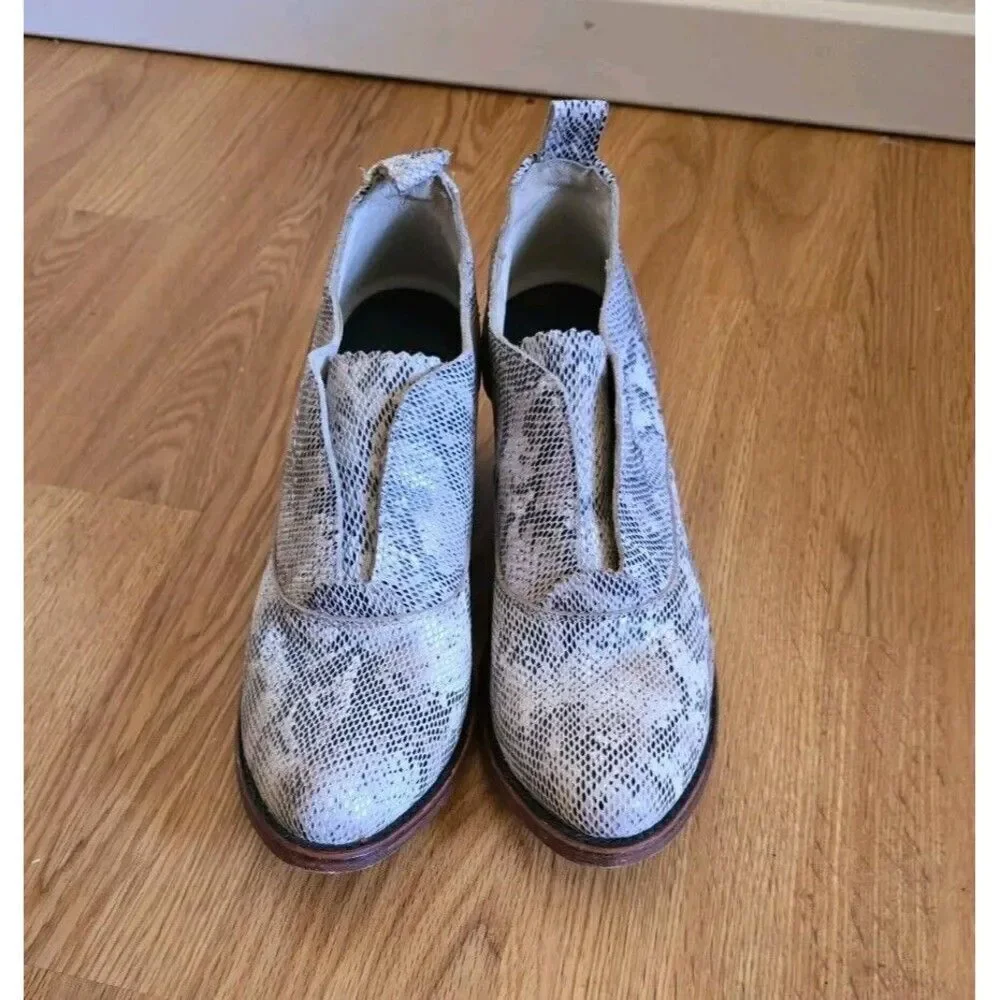 Freebird by Steven Sadie Snake Print Shoe Booties Size 8